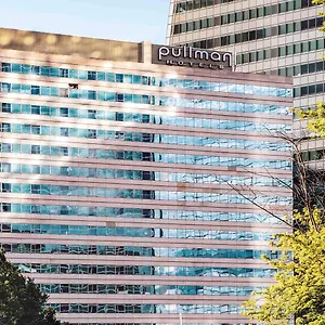 Pullman Paris La Défense Hotel Courbevoie